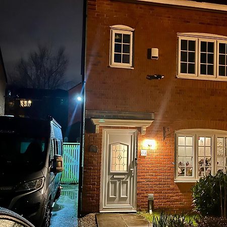 In Our Liverpool Home Sleeps 5 In 2 Double & 1 Single Bedrooms Екстер'єр фото