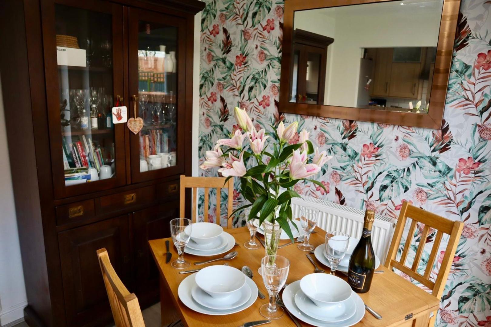 In Our Liverpool Home Sleeps 5 In 2 Double & 1 Single Bedrooms Екстер'єр фото