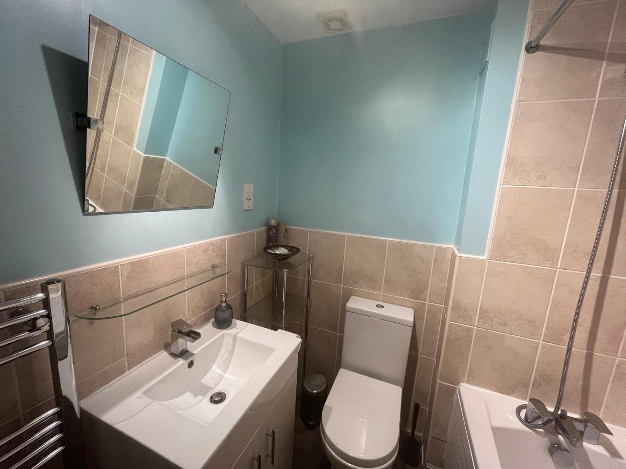In Our Liverpool Home Sleeps 5 In 2 Double & 1 Single Bedrooms Екстер'єр фото